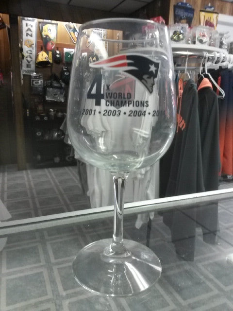 NFL 2015 Super Bowl Champion New England Patriots "4 Time Champion" Wine Glass