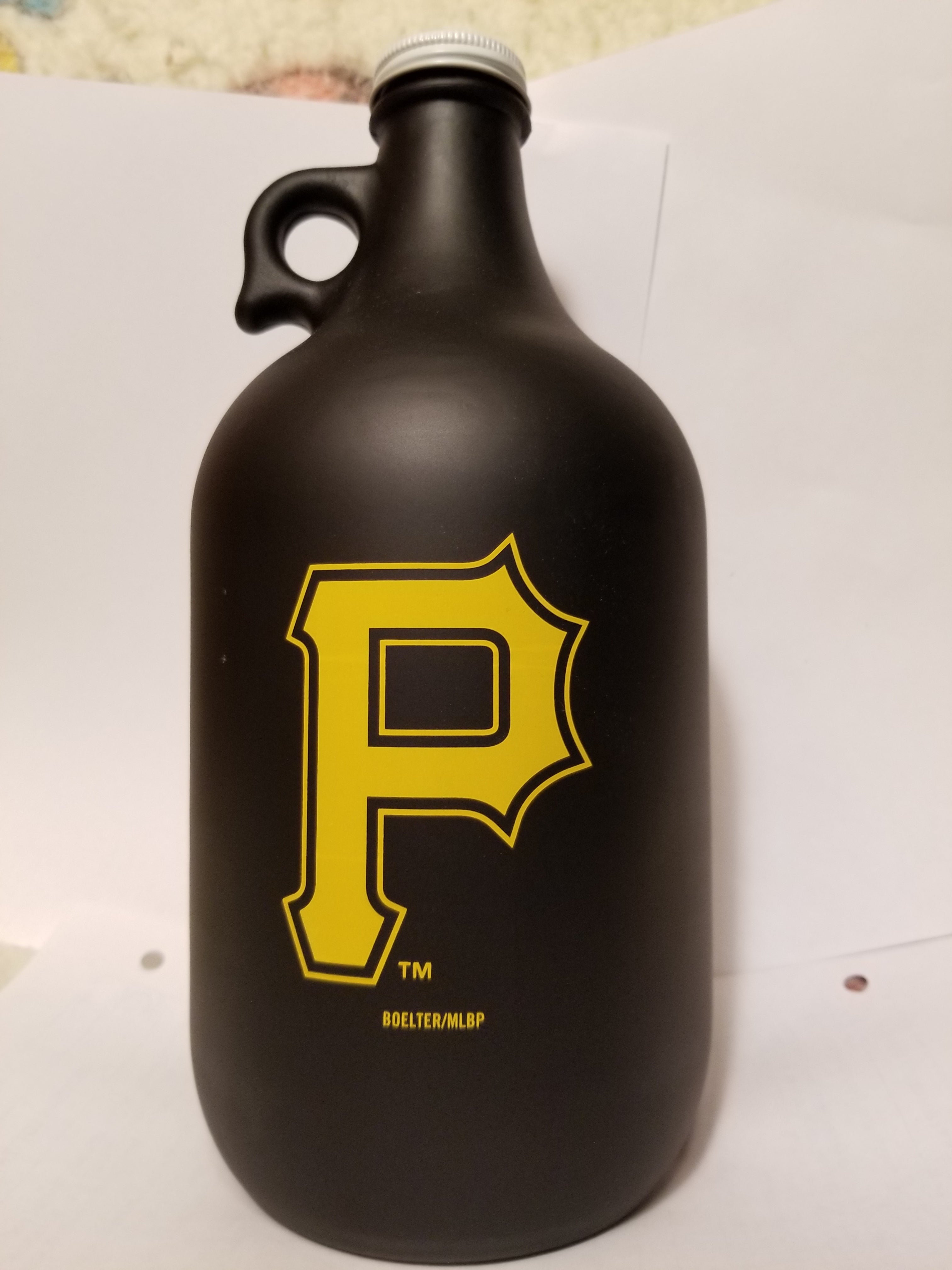 MLB Pittsburgh Pirates 64oz Color Frosted Collectible Growler with Team Logo